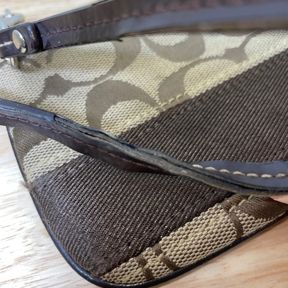 Coach Signature Monogram Canvas Wristlet Brown Tan‎ Small Zip Clutch Bag